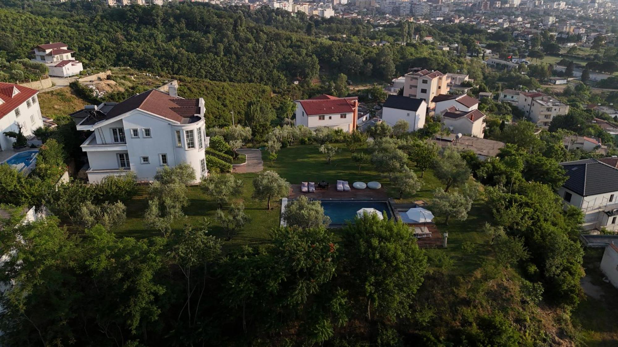 Kamila Villa Tirana